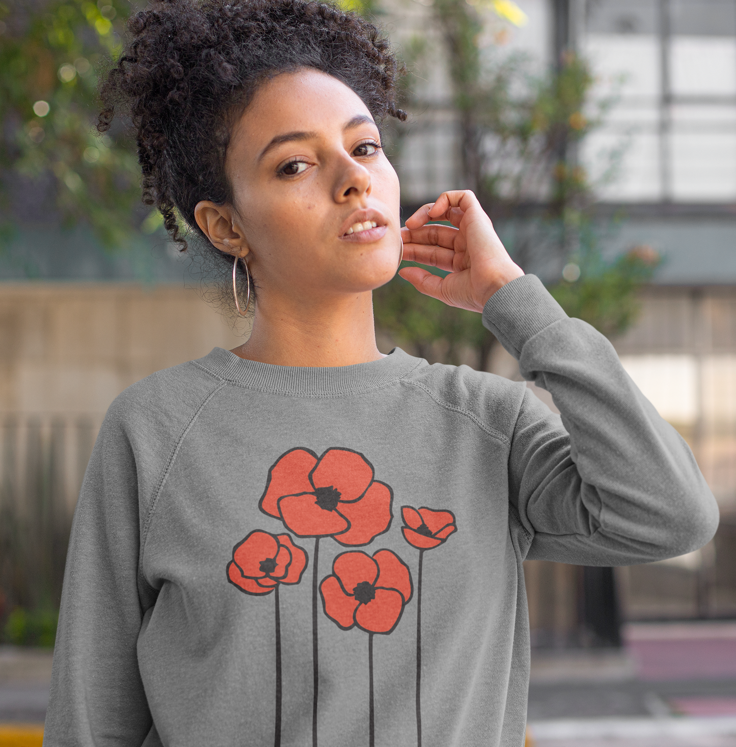 Poppy Flower Raglan Sweatshirt, Floral French Terry Crewneck, Botanical Print Spring Jumper, Pullover Sweater, Gift for Nature Lovers