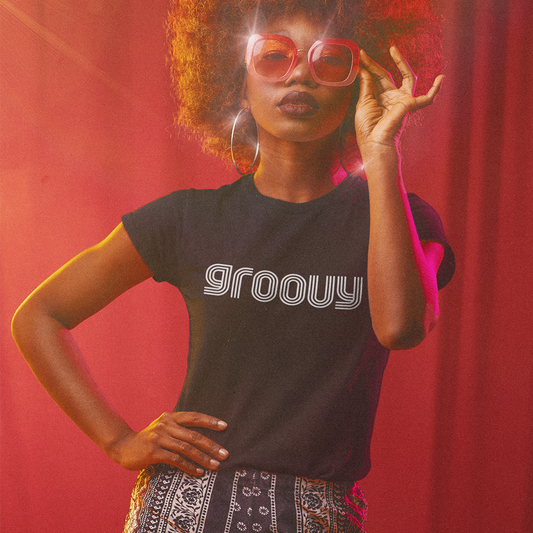 Groovy Women's Fitted T-shirt Cotton Tee with 1970s Retro Disco Groovy Text Print