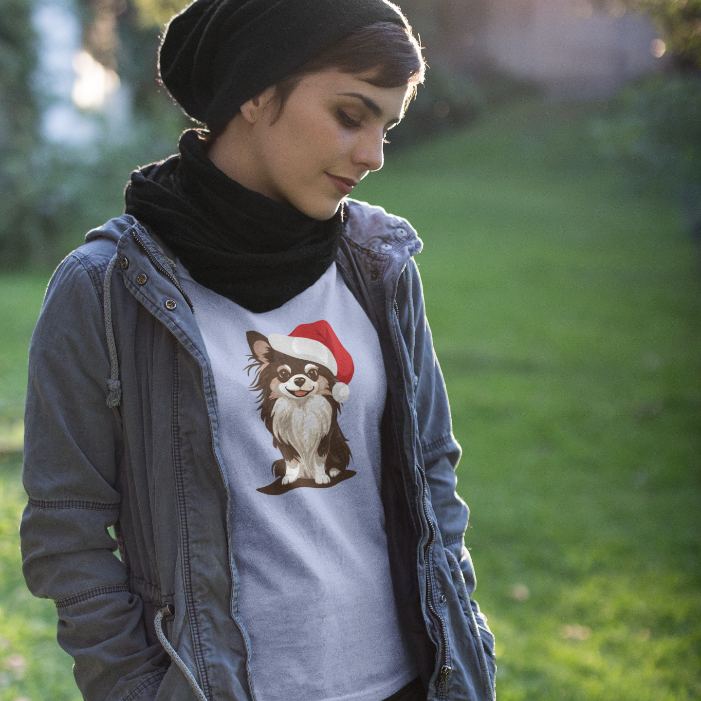 Christmas Long Haired Chihuahua Dog T-Shirt, Festive Holiday Xmas Pet Chihuahuas In Santa Hat Cotton Tee