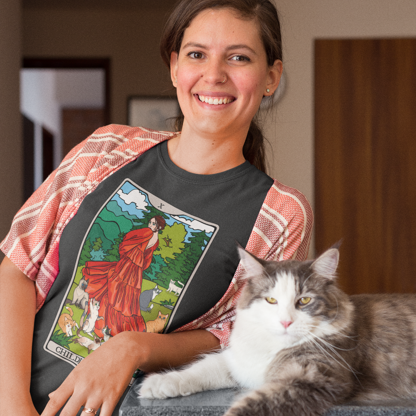 Childless Cat Lady Tarot Card Women's Fitted T-shirt Child-Free Cat Mom Tee with Woman and Cats Design