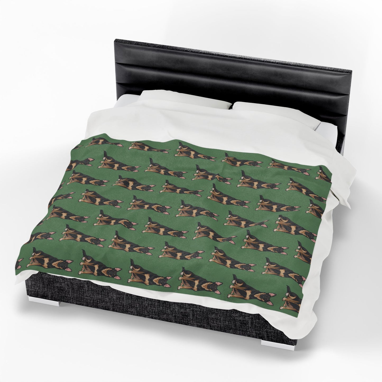 Buddy German Shepherd Dogs Plush Blanket: Green Velveteen Throw, Dog Lover Gift, Warm Fleece Blankets Bedding, Home Decor