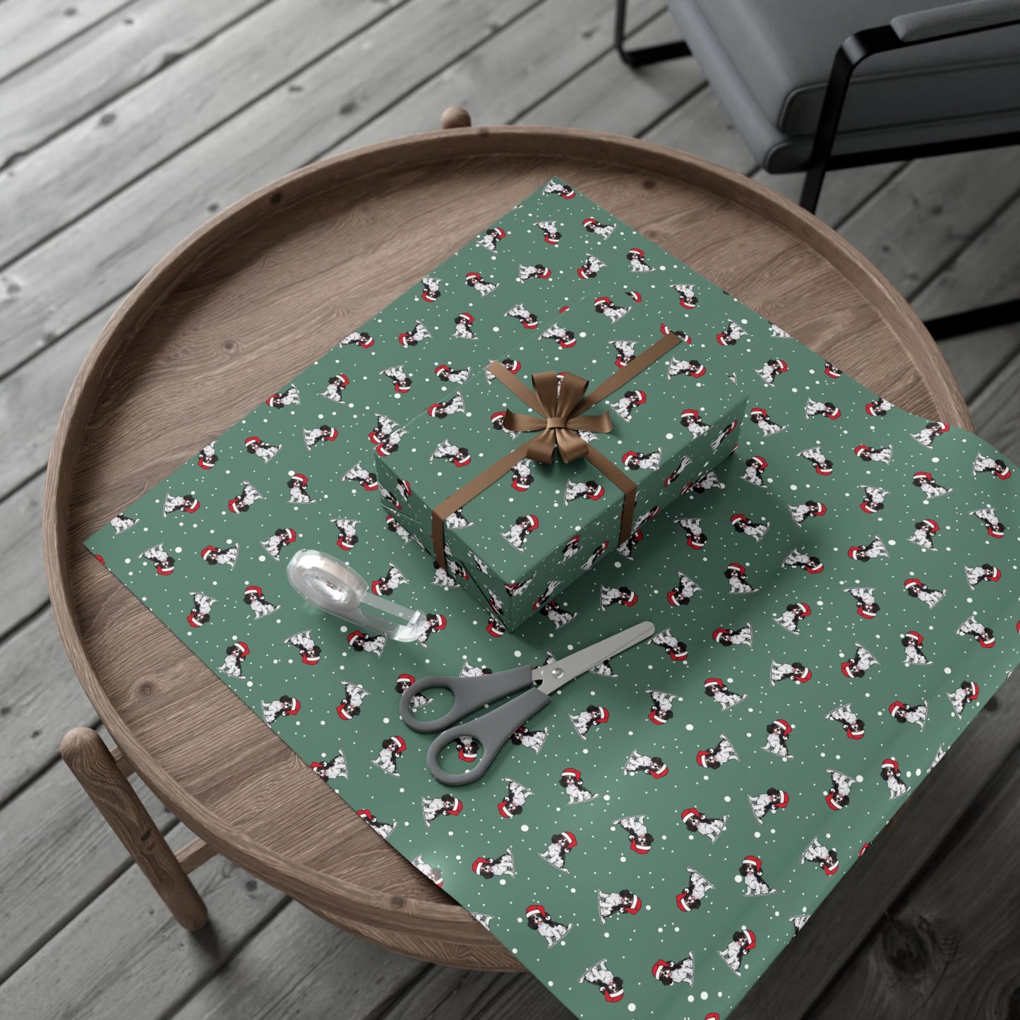Tricolor Cavalier King Charles Spaniel Dog Christmas Wrapping Paper, Dogs Print, Cheery Holiday Gift Wrap With Snowy Xmas Puppy In Santa Hat
