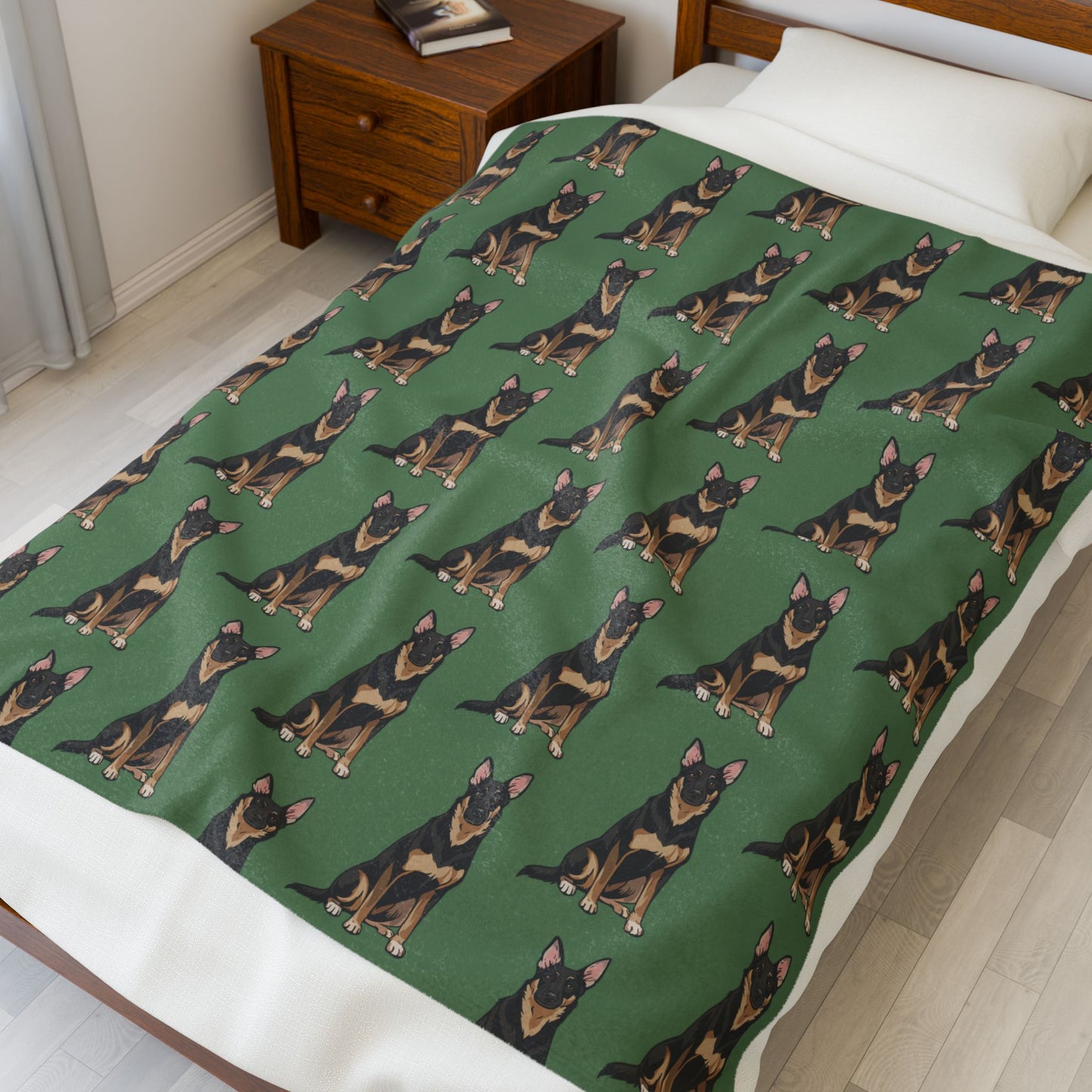 Buddy German Shepherd Dogs Plush Blanket: Green Velveteen Throw, Dog Lover Gift, Warm Fleece Blankets Bedding, Home Decor